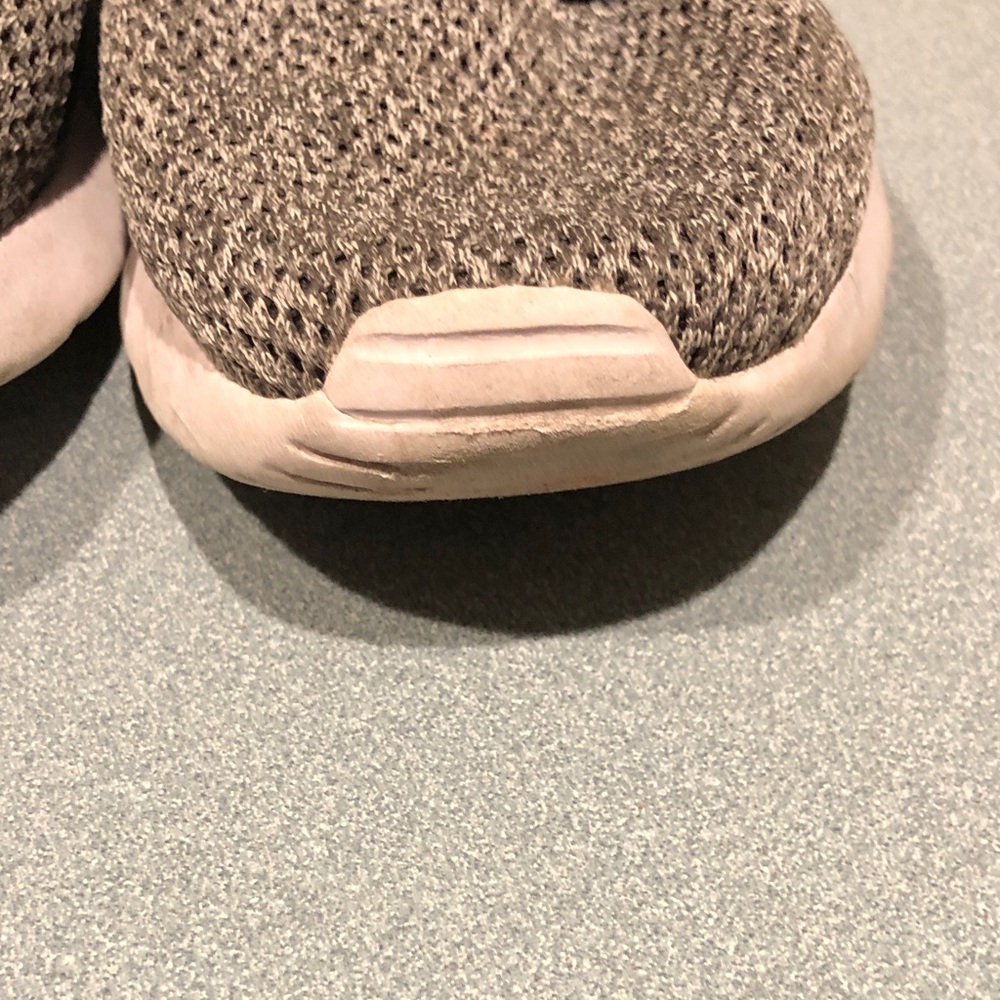 Nike Gray and Black Athletic Shoes - Picture 4 of 15